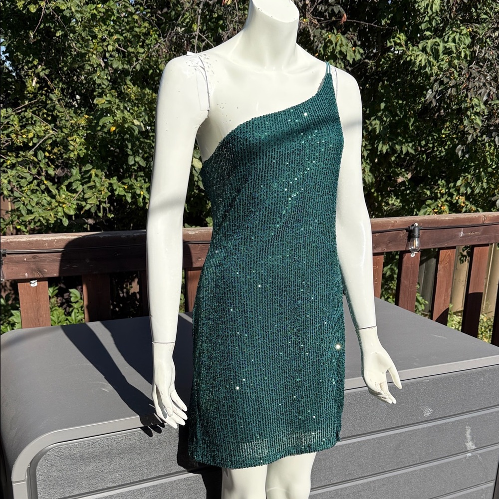 Sequin off the shoulder spaghetti strap, emerald green sparkly mini dress LG NWT